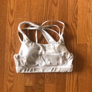 Athleta camouflage sports bra barely worn